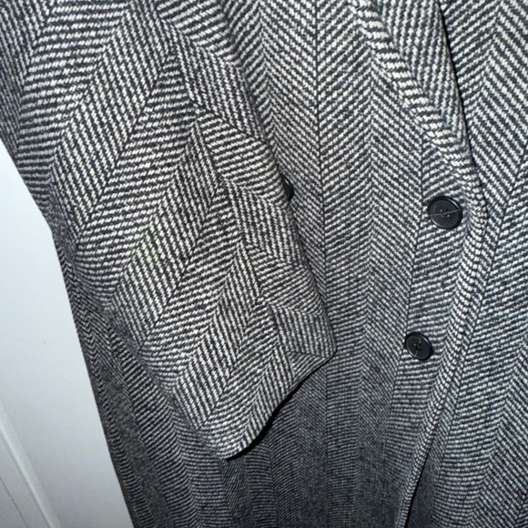 Aritzia slouch in herringbone Black and white wool Coat - Picture 9 of 14